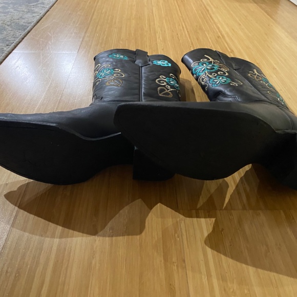 Cowboy boots - Picture 3 of 4